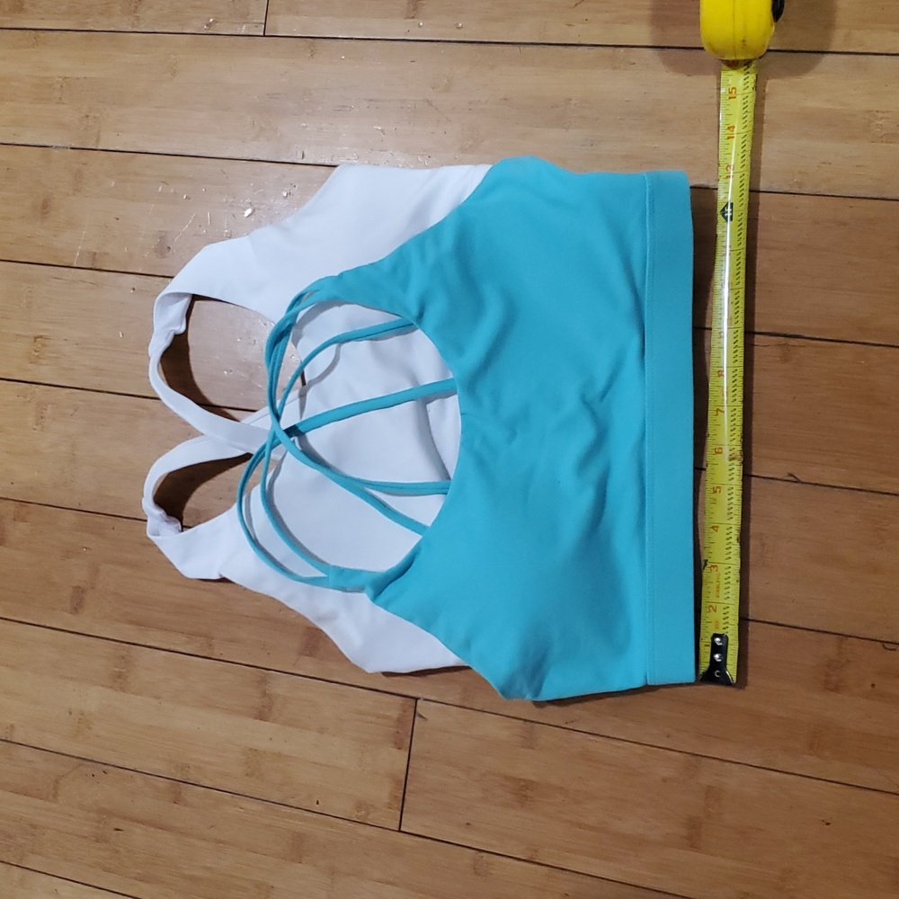 Women's Sports Bras medium running girl amazon